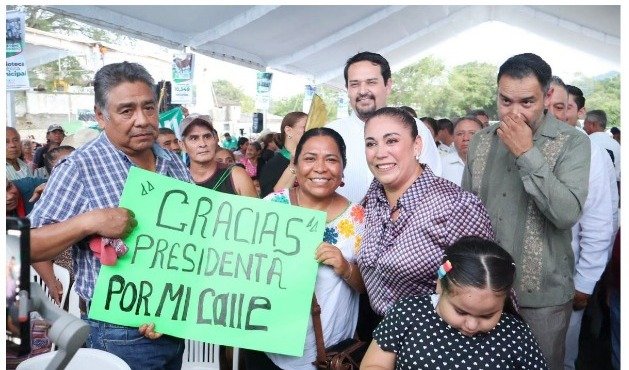 CLARA CASTRO CON LA GENTE